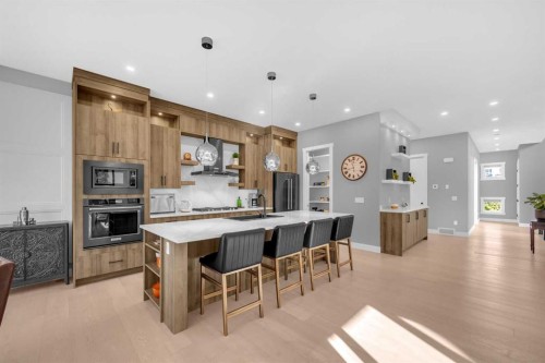 1623 16A Street Se, Calgary, AB - Indoor Photo Showing Kitchen With Upgraded Kitchen