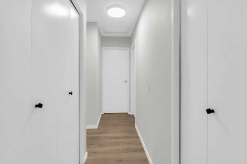 10 Radcliffe Crescent Se, Calgary, AB - Indoor Photo Showing Other Room