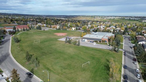 39 Bermuda Drive, Calgary, AB - Outdoor With View