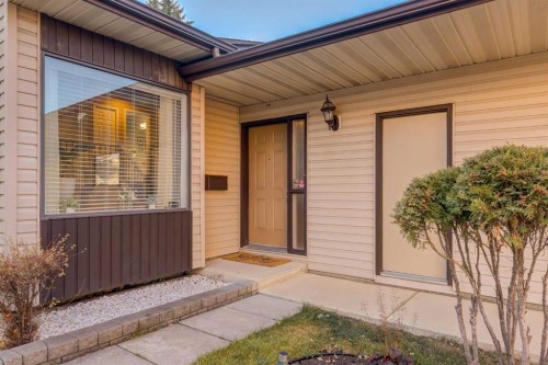 35 Woodstock Road Sw, Calgary, AB - Outdoor With Exterior