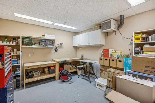236 Somme Avenue Sw, Calgary, AB - Indoor
