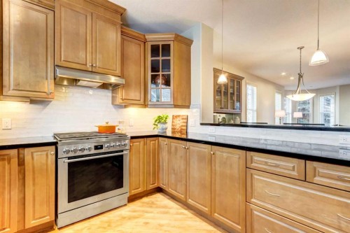 236 Somme Avenue Sw, Calgary, AB - Indoor Photo Showing Kitchen