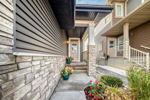 615 Kingsmere Way Se, Airdrie, AB - Outdoor