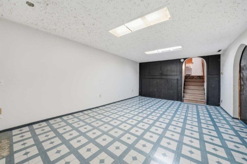 471 Dalmeny Hill Nw, Calgary, AB - Indoor Photo Showing Other Room