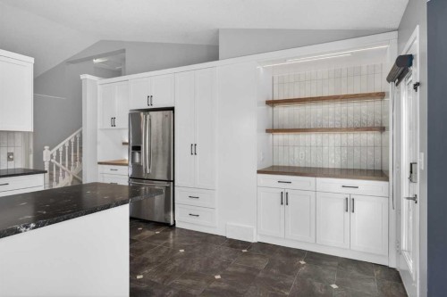 328 Douglas Ridge Close Se, Calgary, AB - Indoor Photo Showing Kitchen