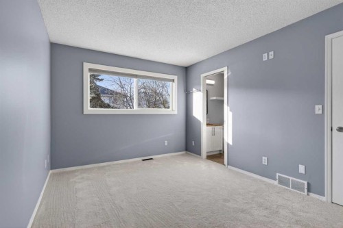 328 Douglas Ridge Close Se, Calgary, AB - Indoor Photo Showing Other Room
