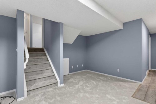 328 Douglas Ridge Close Se, Calgary, AB - Indoor Photo Showing Other Room