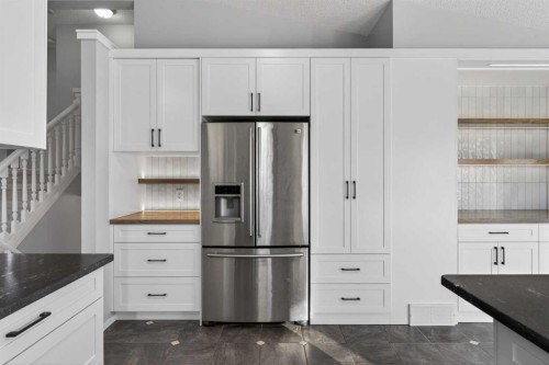 328 Douglas Ridge Close Se, Calgary, AB - Indoor Photo Showing Kitchen