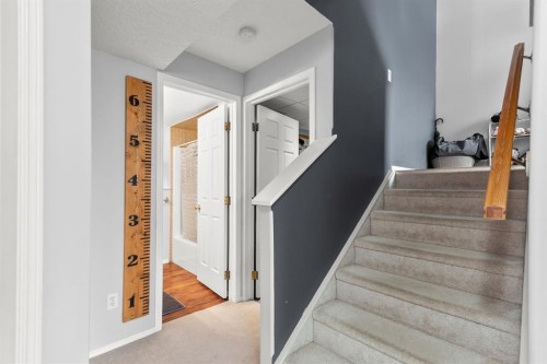 25 Park Place, Didsbury, AB - Indoor Photo Showing Other Room