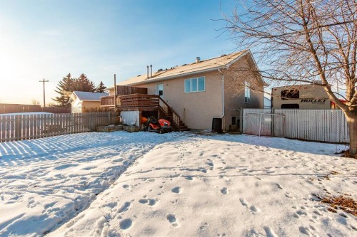 25 Park Place, Didsbury, AB - Outdoor