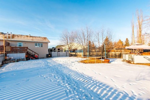 25 Park Place, Didsbury, AB - Outdoor