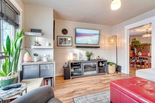 206 5 Avenue Se, Three Hills, AB - Indoor Photo Showing Other Room