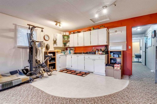 206 5 Avenue Se, Three Hills, AB - Indoor