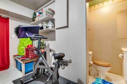 206 5 Avenue Se, Three Hills, AB - Indoor