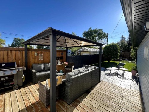206 5 Avenue Se, Three Hills, AB - Outdoor With Deck Patio Veranda