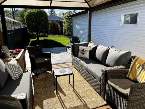 206 5 Avenue Se, Three Hills, AB - Outdoor With Exterior