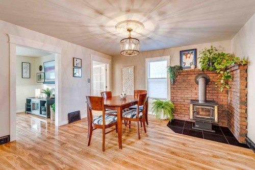 206 5 Avenue Se, Three Hills, AB - Indoor Photo Showing Dining Room
