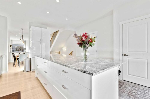 2728 Cochrane Road Nw, Calgary, AB - Indoor Photo Showing Kitchen With Upgraded Kitchen