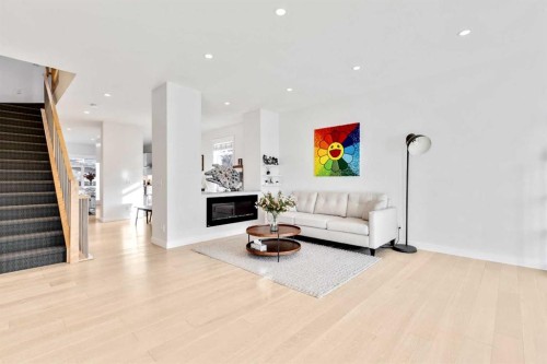 2728 Cochrane Road Nw, Calgary, AB - Indoor Photo Showing Living Room
