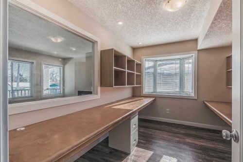 23 Cheltenham Road Nw, Calgary, AB - Indoor Photo Showing Other Room