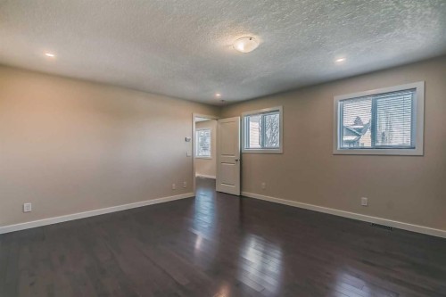 23 Cheltenham Road Nw, Calgary, AB - Indoor Photo Showing Other Room