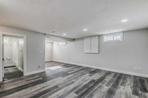 23 Cheltenham Road Nw, Calgary, AB - Indoor Photo Showing Other Room