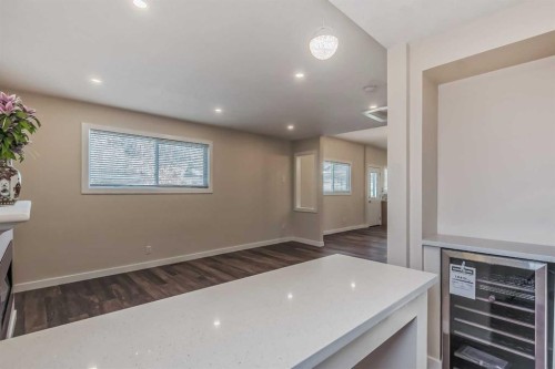 23 Cheltenham Road Nw, Calgary, AB - Indoor Photo Showing Other Room