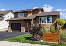 32 Rideau Close SW Airdrie, AB T4B 1A6