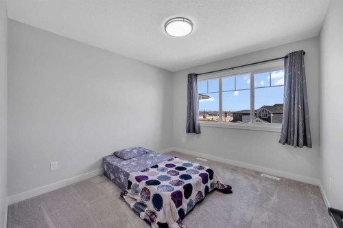 3021 Key Drive Sw, Airdrie, AB - Indoor Photo Showing Bedroom