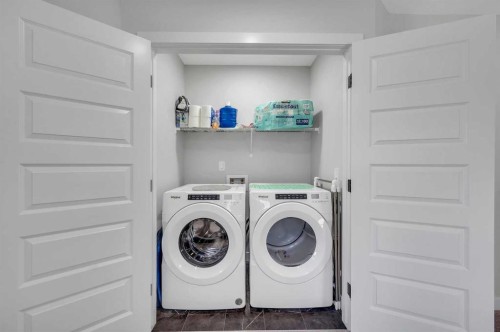 3021 Key Drive Sw, Airdrie, AB - Indoor Photo Showing Laundry Room