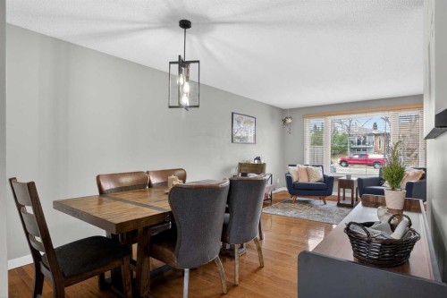 1480 Berkley Drive Nw, Calgary, AB - Indoor Photo Showing Dining Room