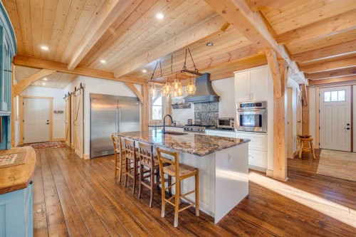 231035 Range Road 54, Bragg Creek, AB - Indoor