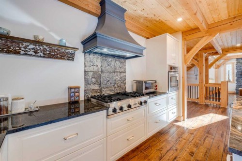 231035 Range Road 54, Bragg Creek, AB - Indoor Photo Showing Kitchen