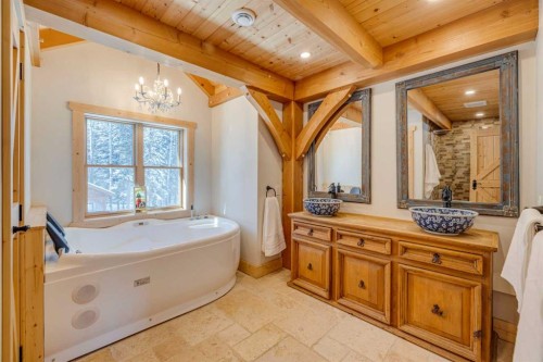 231035 Range Road 54, Bragg Creek, AB - Indoor Photo Showing Bathroom