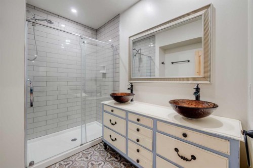 231035 Range Road 54, Bragg Creek, AB - Indoor Photo Showing Bathroom
