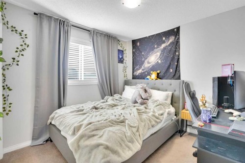73 Covebrook Place Ne, Calgary, AB - Indoor Photo Showing Bedroom