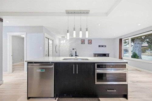 440 Foritana Road Se, Calgary, AB - Indoor Photo Showing Kitchen