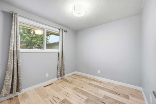 440 Foritana Road Se, Calgary, AB - Indoor Photo Showing Other Room