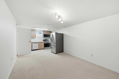 440 Foritana Road Se, Calgary, AB - Indoor