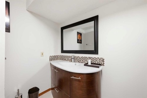 440 Foritana Road Se, Calgary, AB - Indoor Photo Showing Bathroom