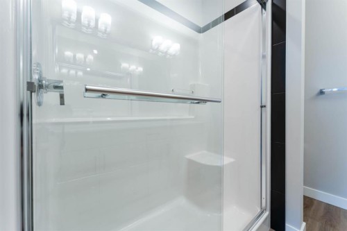 2312-55 Lucas Way Nw, Calgary, AB - Indoor Photo Showing Bathroom