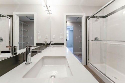 2312-55 Lucas Way Nw, Calgary, AB - Indoor Photo Showing Bathroom