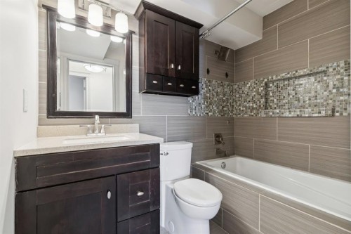 6-1607 26 Avenue Sw, Calgary, AB - Indoor Photo Showing Bathroom