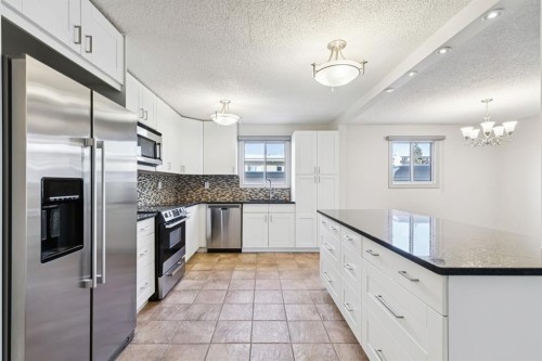 6-1607 26 Avenue Sw, Calgary, AB - Indoor Photo Showing Kitchen With Upgraded Kitchen
