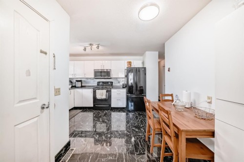 19 Malvern Place Ne, Calgary, AB - Indoor