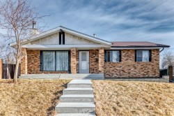 19 Malvern Place NE Calgary, AB T2A 5S8