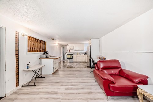 19 Malvern Place Ne, Calgary, AB - Indoor