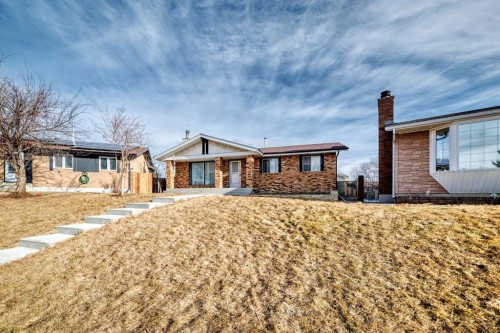 19 Malvern Place Ne, Calgary, AB - Outdoor