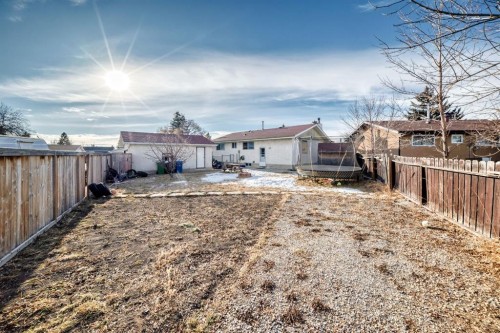 19 Malvern Place Ne, Calgary, AB - Outdoor
