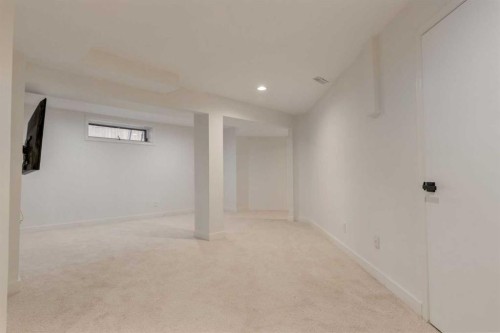 113 Straddock Terrace Sw, Calgary, AB - Indoor